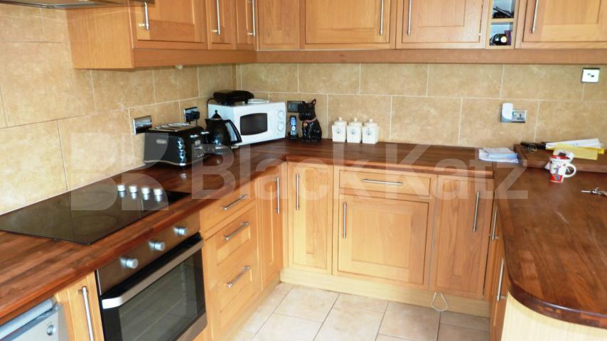 			4 Bedroom, 1 bath, 1 reception House			 Forestdale , Southgate