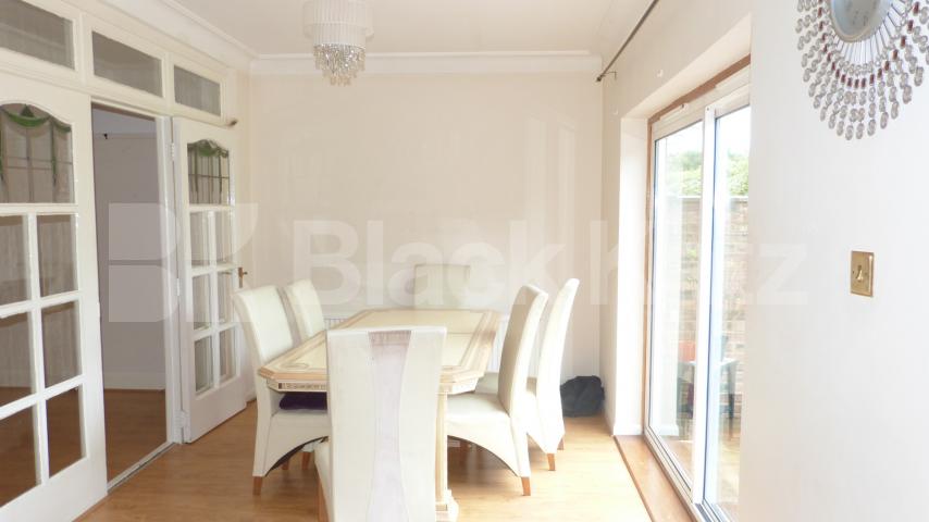 			4 Bedroom, 1 bath, 1 reception House			 Forestdale , Southgate