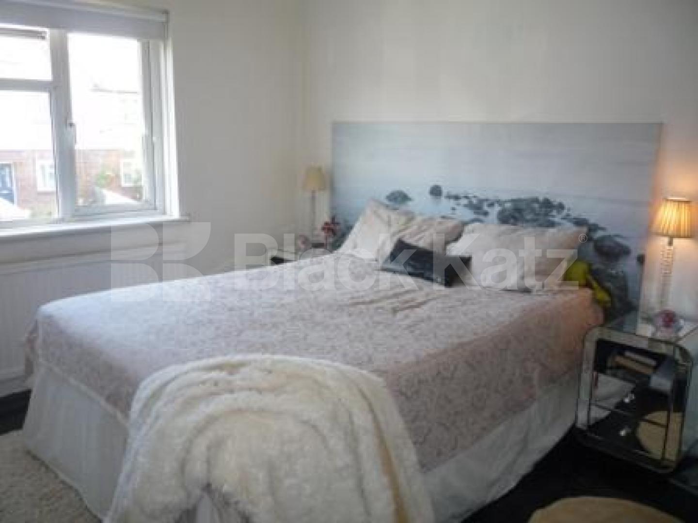 			2 Bedroom, 1 bath, 1 reception House			 Hill Road, MUSWELL HILL