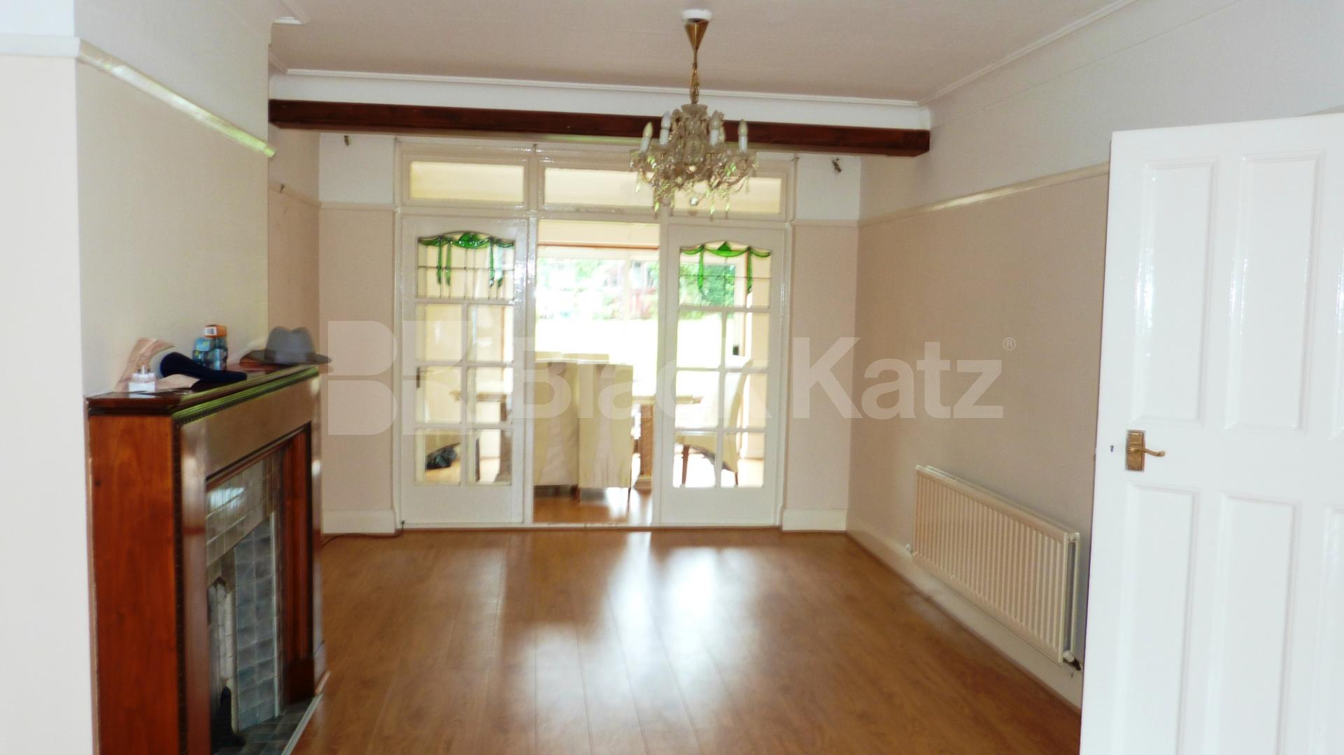 			4 Bedroom, 1 bath, 1 reception House			 Forestdale , Southgate