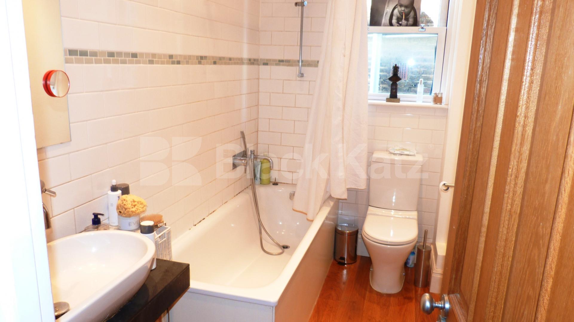 			Amazing Garden Flat !, 2 Bedroom, 1 bath, 1 reception Flat			 Ferme Park Road, Crouch End