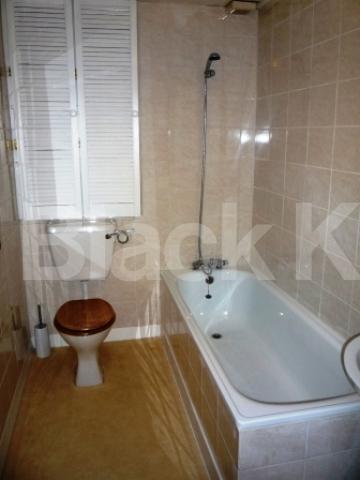 			NEW INSTRUCTION!, 2 Bedroom, 1 bath, 1 reception Flat			 Queens Avenue, MUSWELL HILL