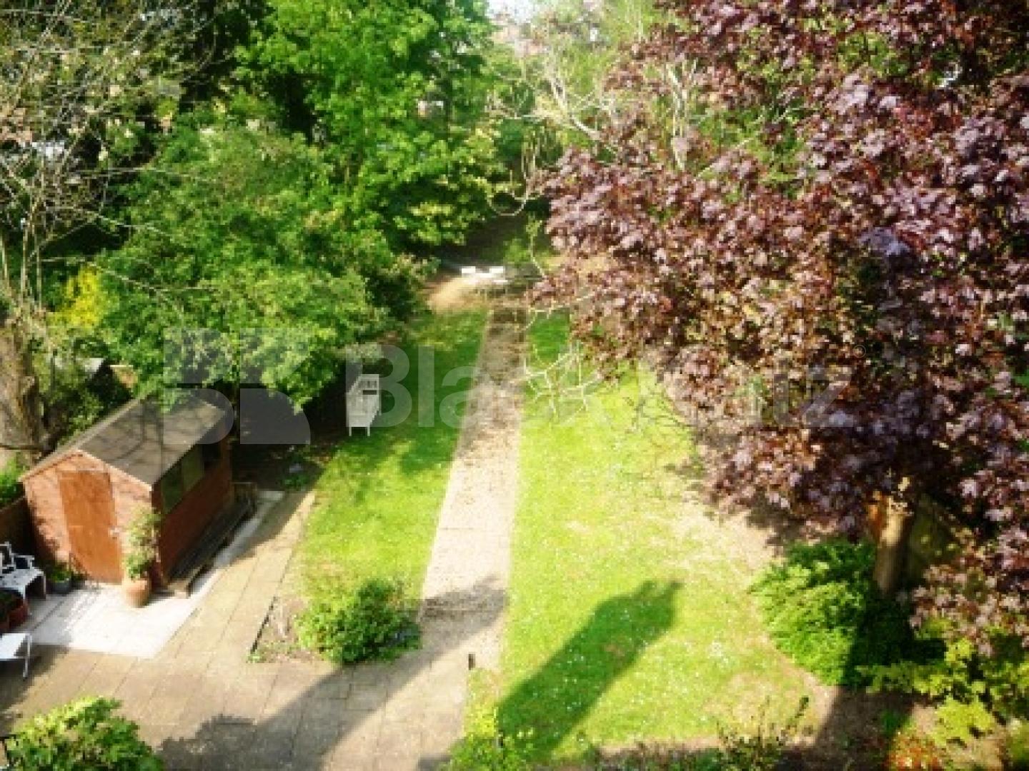 			NEW INSTRUCTION!, 2 Bedroom, 1 bath, 1 reception Flat			 Queens Avenue, MUSWELL HILL