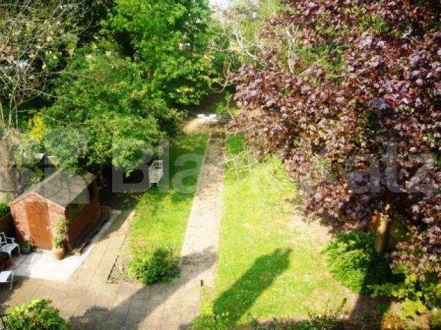 			NEW INSTRUCTION!, 2 Bedroom, 1 bath, 1 reception Flat			 Queens Avenue, MUSWELL HILL