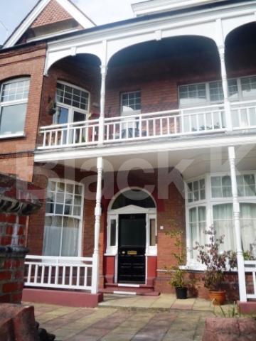 			NEW INSTRUCTION!, 2 Bedroom, 1 bath, 1 reception Flat			 Queens Avenue, MUSWELL HILL