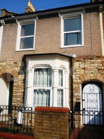 			New Instruction !, 2 Bedroom, 1 bath, 1 reception Maisonette			 Hornsey Park Road, HORNSEY