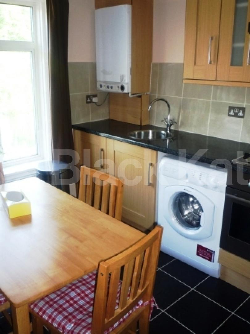 			New Instruction !, 2 Bedroom, 1 bath, 1 reception Maisonette			 Hornsey Park Road, HORNSEY