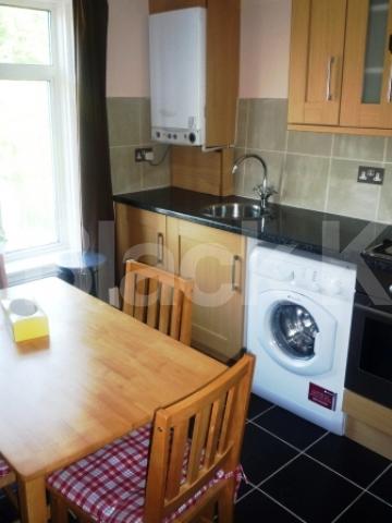 			New Instruction !, 2 Bedroom, 1 bath, 1 reception Maisonette			 Hornsey Park Road, HORNSEY