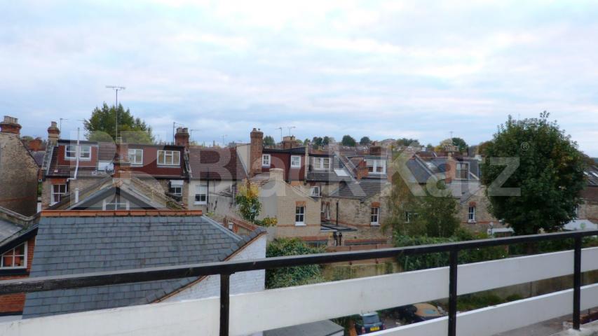 			Fantastic Hugh Property !, 3 Bedroom, 1 bath, 1 reception Flat			 Park Road, Crouch End