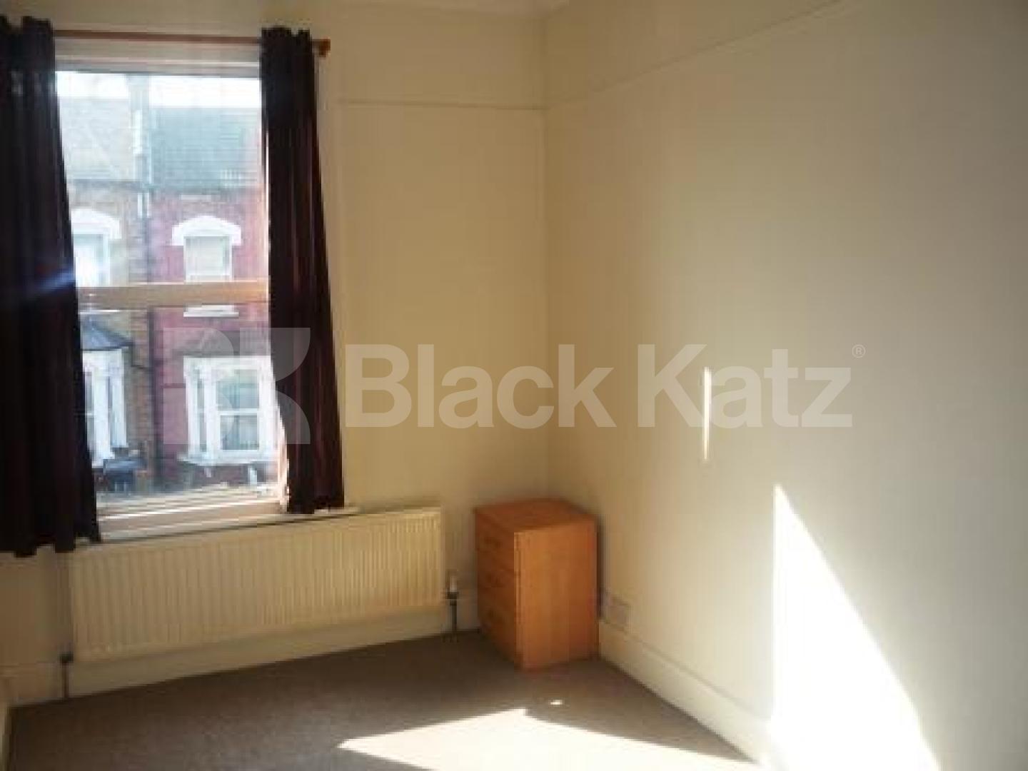 			New Instruction !, 2 Bedroom, 1 bath, 1 reception Maisonette			 Hornsey Park Road, HORNSEY