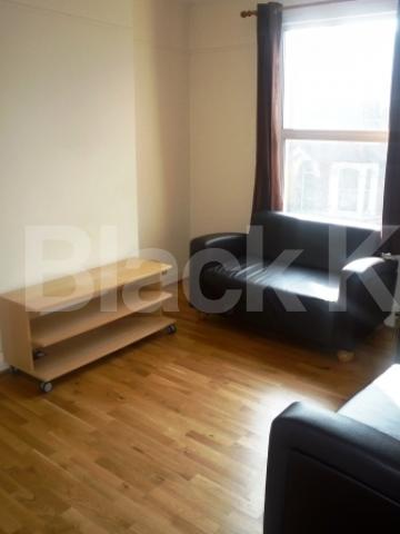 			New Instruction !, 2 Bedroom, 1 bath, 1 reception Maisonette			 Hornsey Park Road, HORNSEY