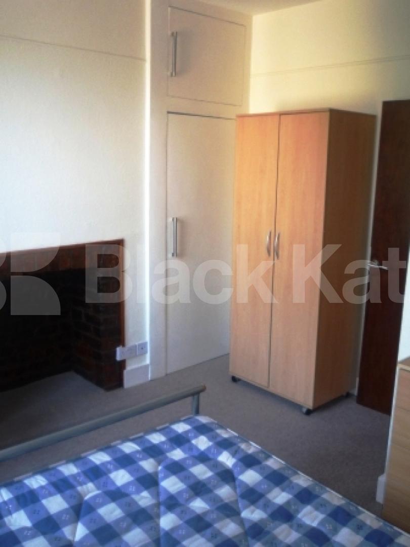 			New Instruction !, 2 Bedroom, 1 bath, 1 reception Maisonette			 Hornsey Park Road, HORNSEY