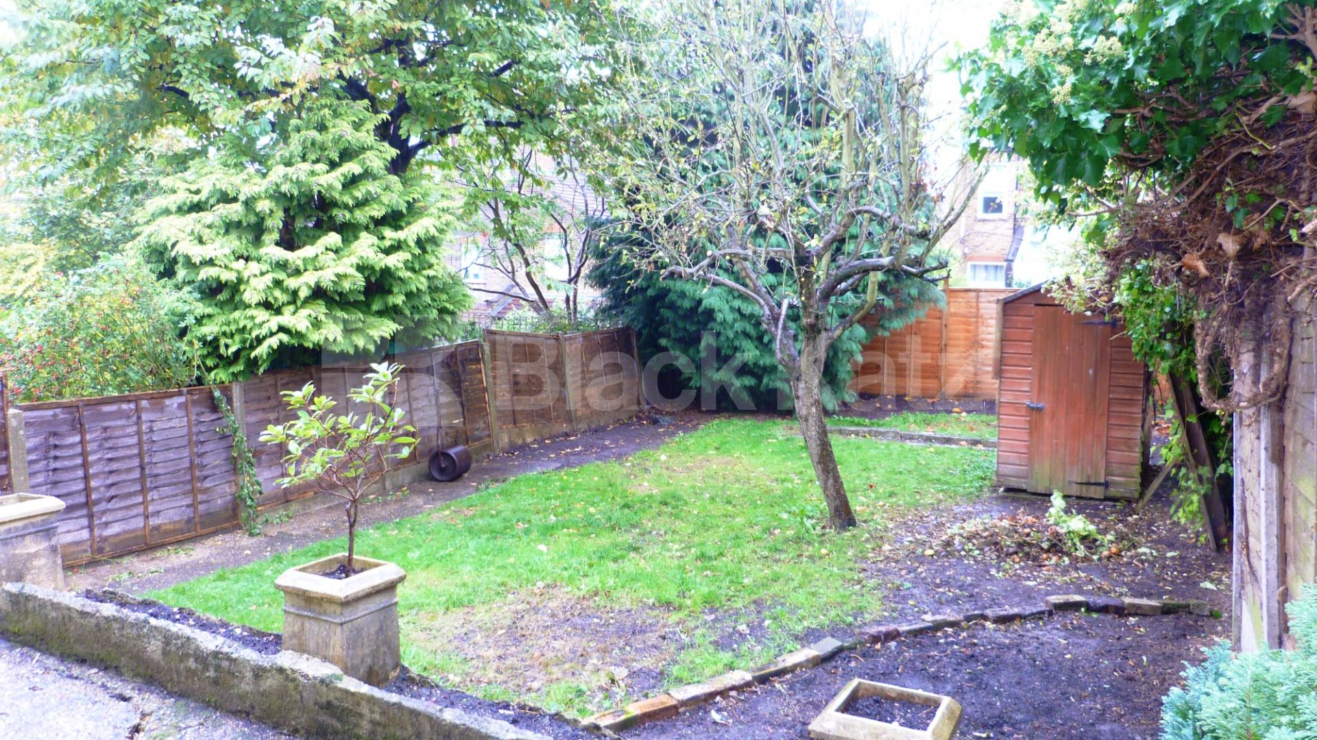 			Fantastic Garden Property !, 2 Bedroom, 1 bath, 1 reception Ground Floor Flat			 Ferme Park Road, Crouch End