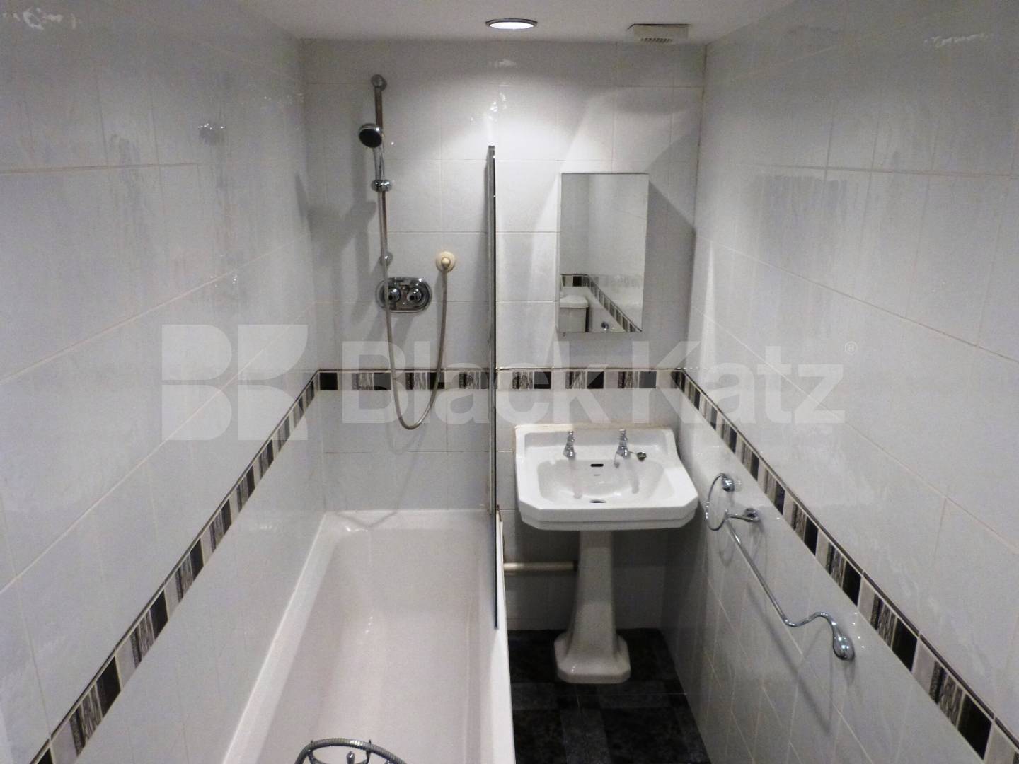 			Fantastic Garden Property !, 2 Bedroom, 1 bath, 1 reception Ground Floor Flat			 Ferme Park Road, Crouch End