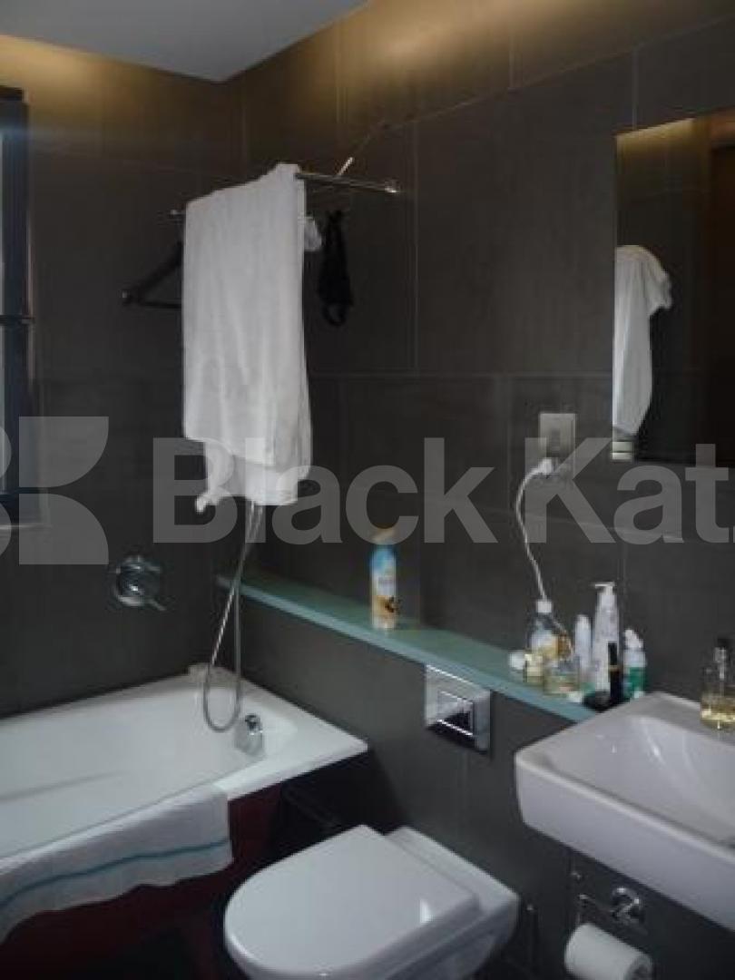 			2 Bedroom, 1 bath, 1 reception Flat			 Nightingale Lane, CROUCH END