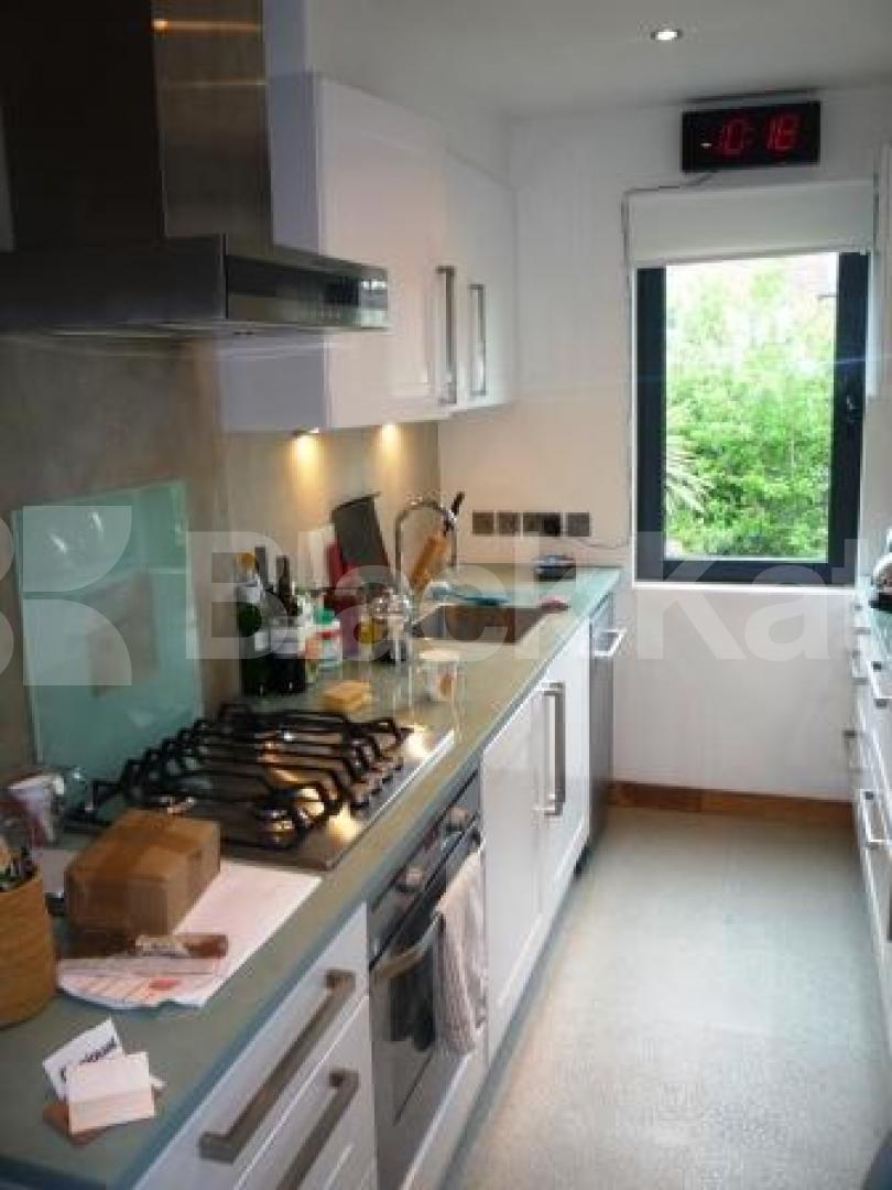 			2 Bedroom, 1 bath, 1 reception Flat			 Nightingale Lane, CROUCH END
