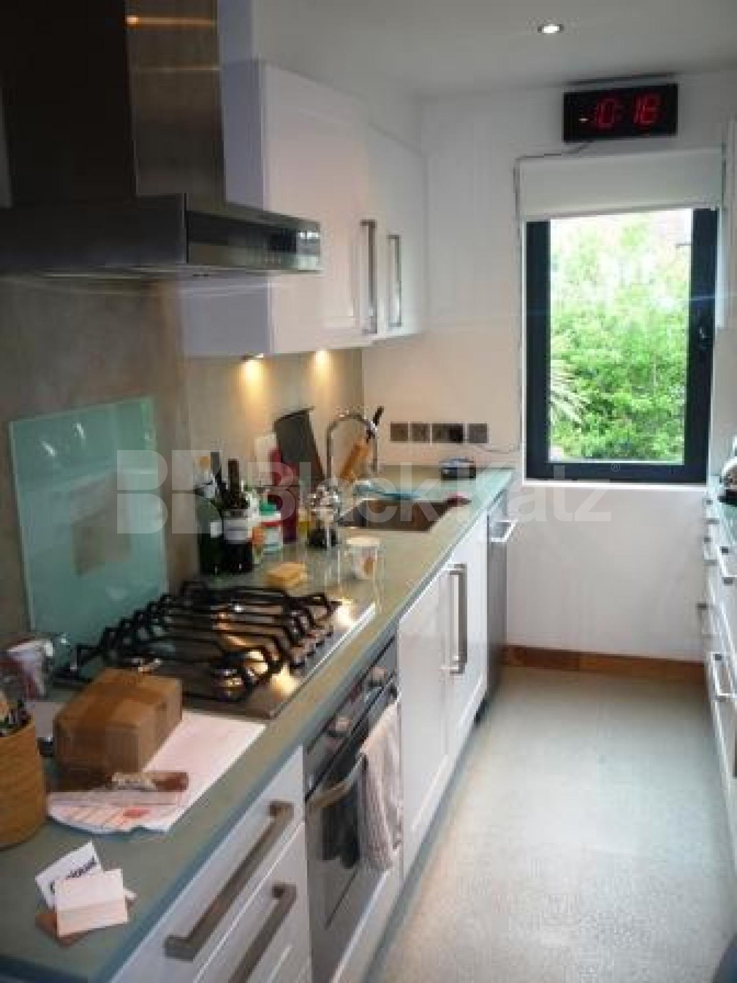 			2 Bedroom, 1 bath, 1 reception Flat			 Nightingale Lane, CROUCH END N8