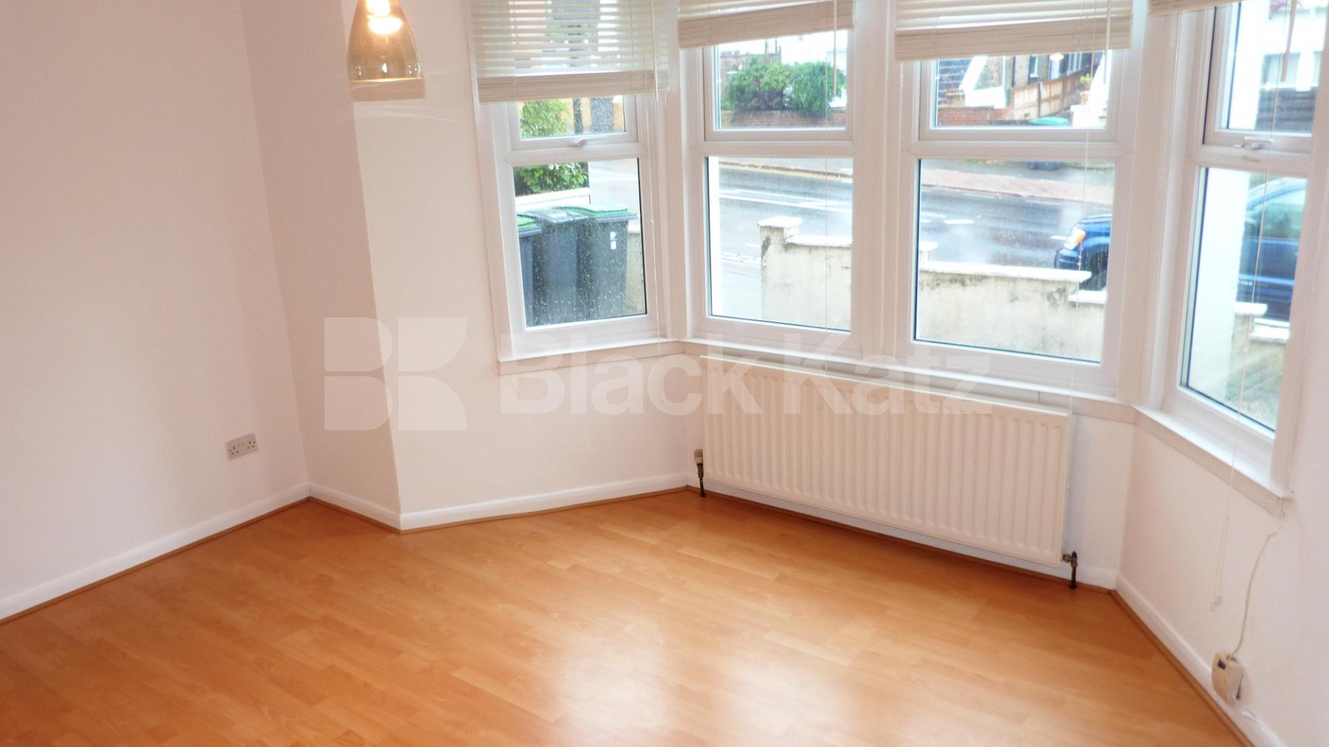 			Fantastic Garden Property !, 2 Bedroom, 1 bath, 1 reception Ground Floor Flat			 Ferme Park Road, Crouch End