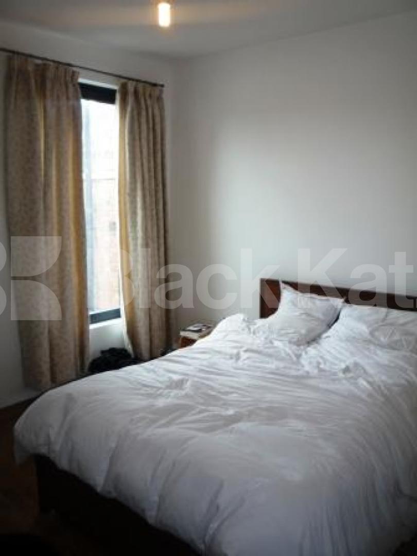 			2 Bedroom, 1 bath, 1 reception Flat			 Nightingale Lane, CROUCH END