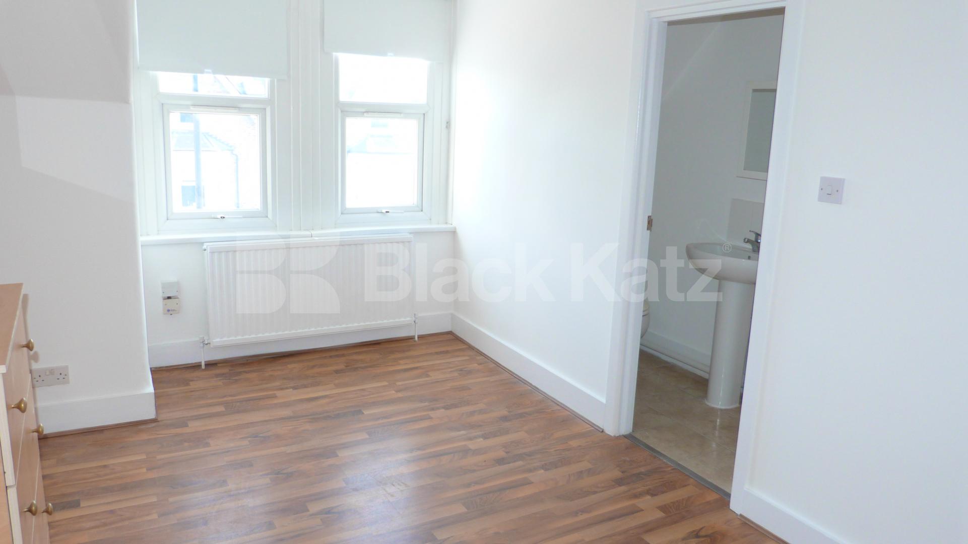 			ALL BILLS INCLUDED!!, Studio Apartment, 1 bath, 1 reception Flat			 Park Avenue, Wood Green