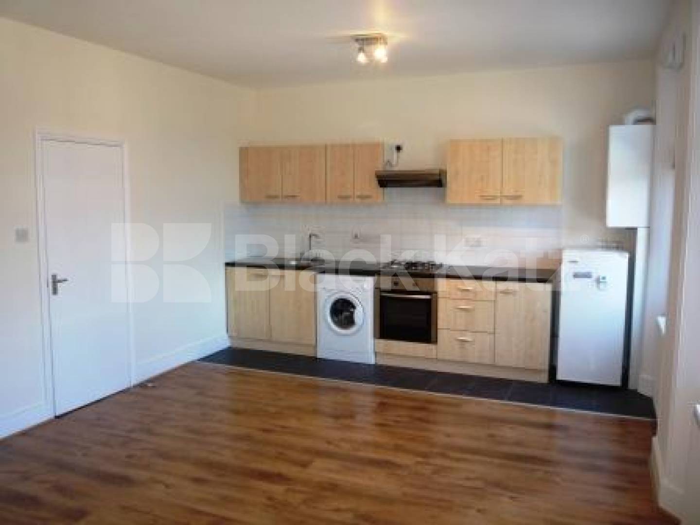 			NEW INSTRUCTION!, 2 Bedroom, 1 bath, 1 reception Flat			 Church Lane, CROUCH END