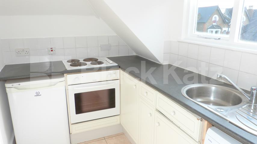 			ALL BILLS INCLUDED!!, Studio Apartment, 1 bath, 1 reception Flat			 Park Avenue, Wood Green