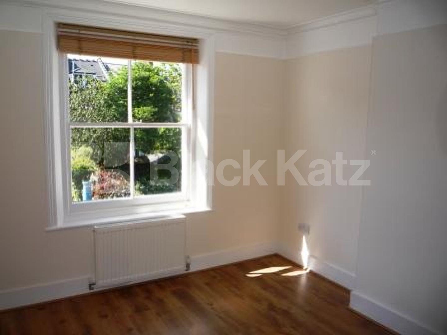 			NEW INSTRUCTION!, 2 Bedroom, 1 bath, 1 reception Flat			 Church Lane, CROUCH END