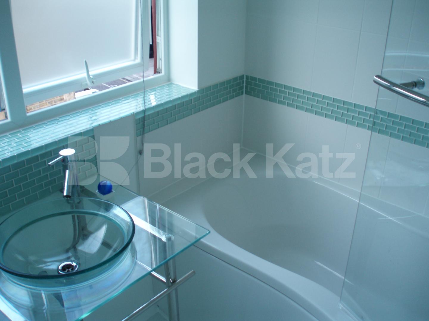 			LET, 2 Bedroom, 1 bath, 1 reception Penthouse			 Lower Marsh, Waterloo