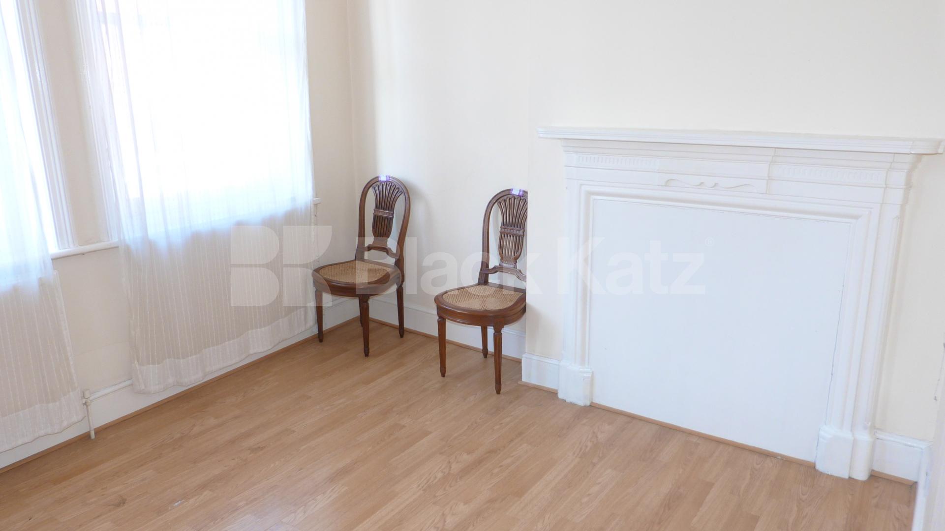 			2 Bedroom, 1 bath, 1 reception Flat			 Tottenham Lane, Crouch End