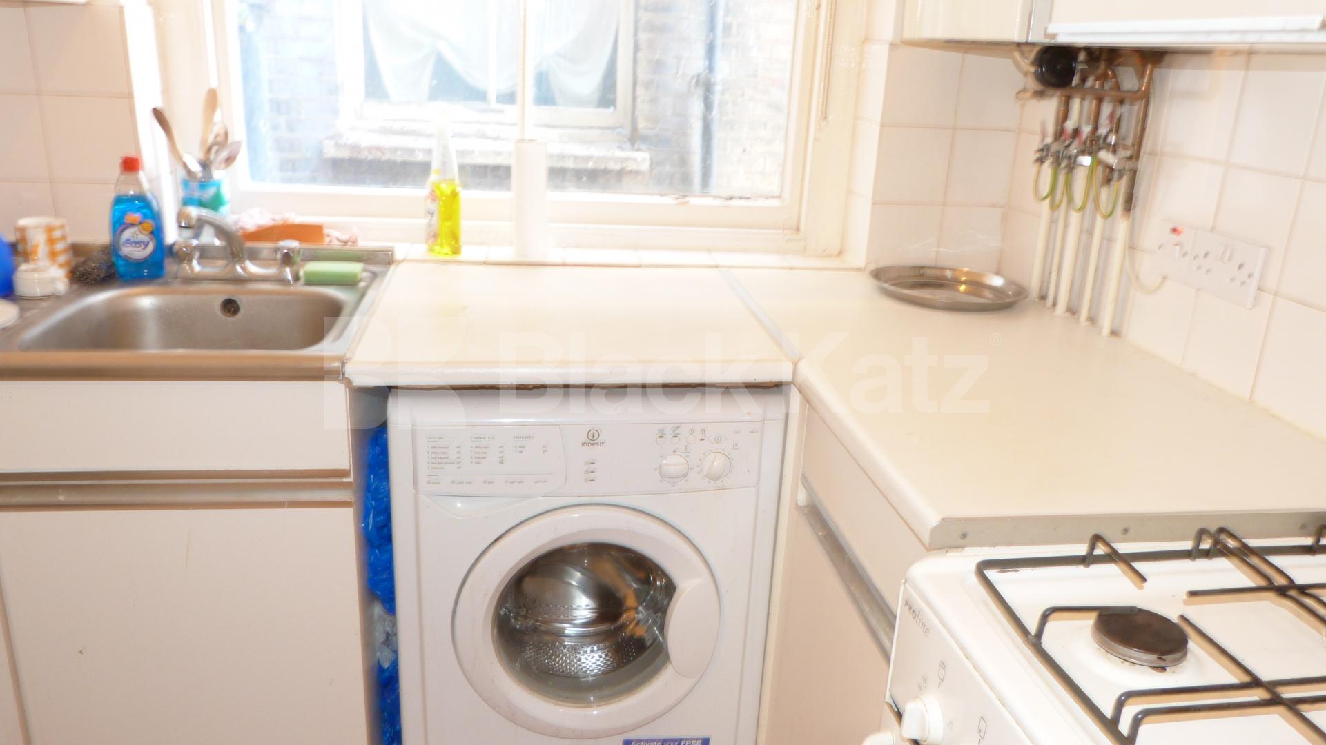 			2 Bedroom, 1 bath, 1 reception Flat			 Tottenham Lane, Crouch End