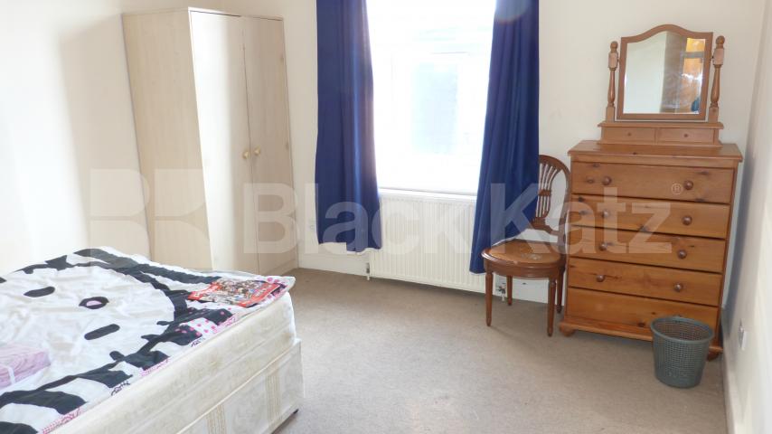			2 Bedroom, 1 bath, 1 reception Flat			 Tottenham Lane, Crouch End