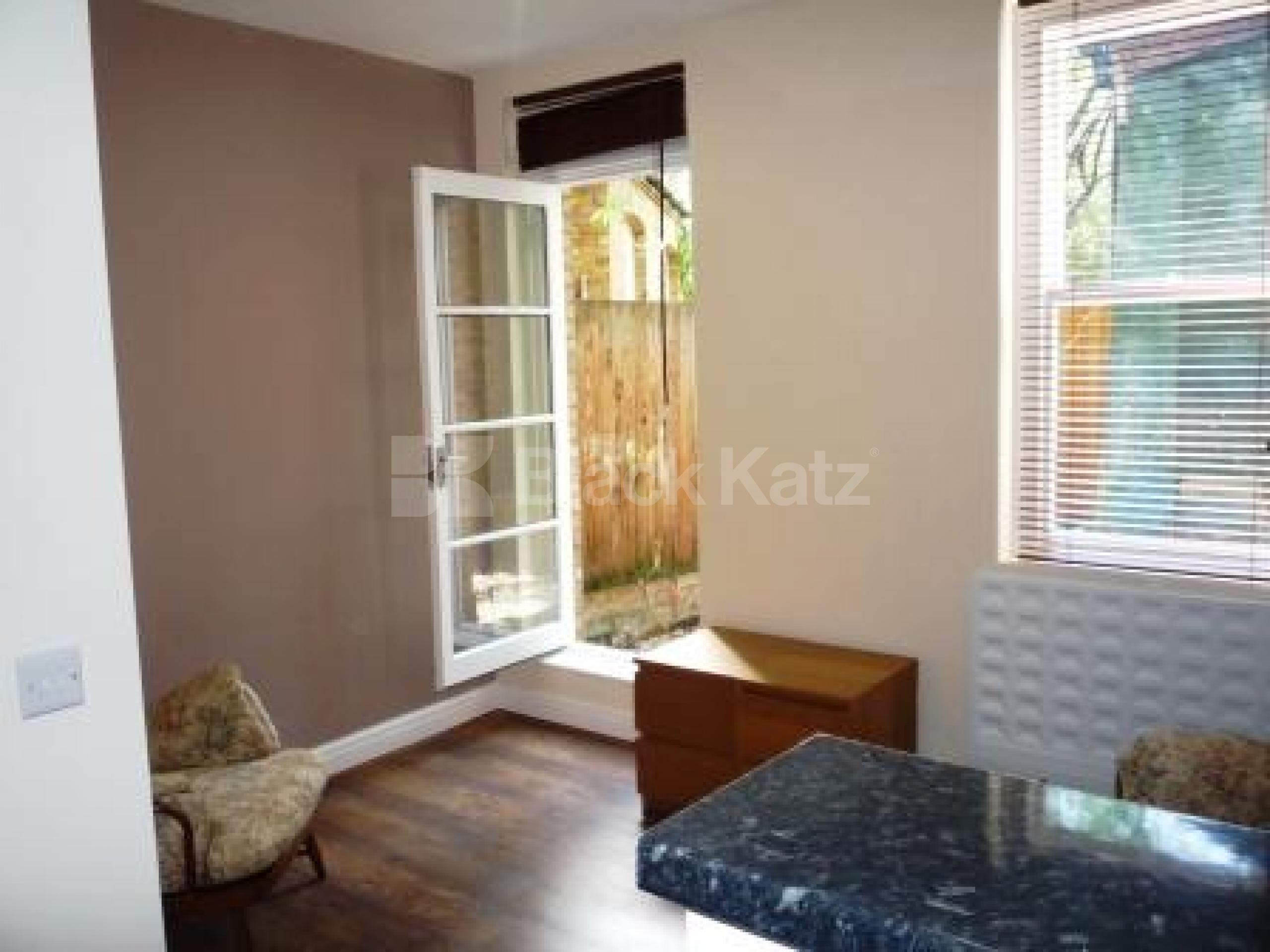 			1 Bedroom, 1 bath, 1 reception Ground Floor Flat			 Bank Chambers, Hornsey N8