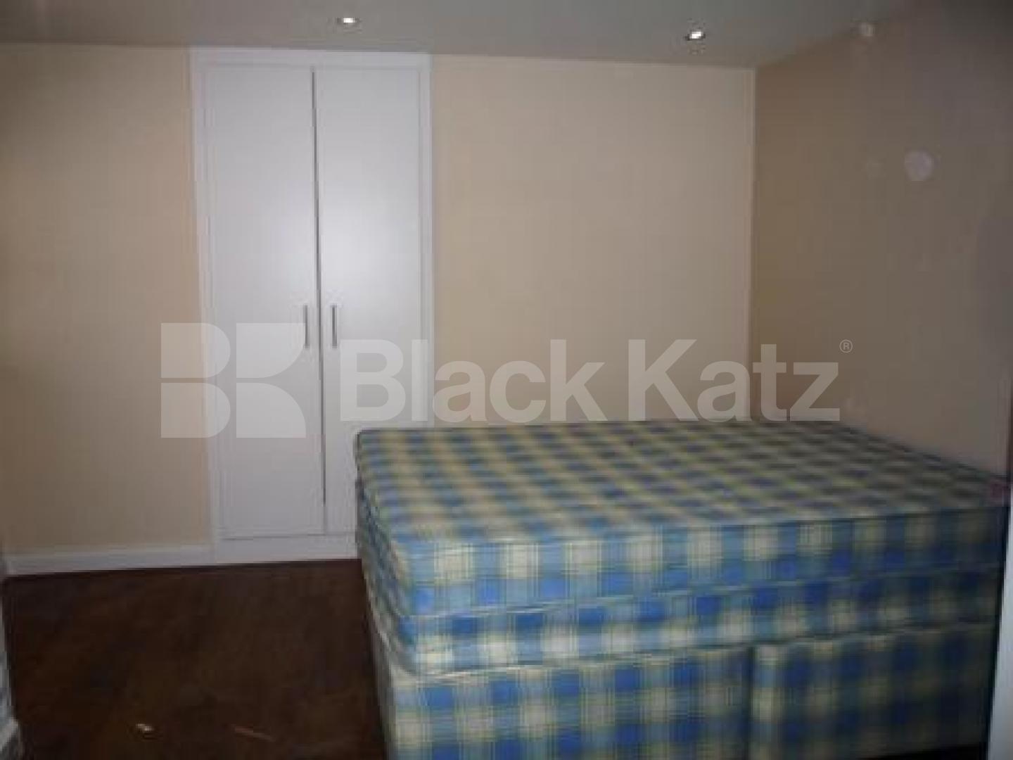 			1 Bedroom, 1 bath, 1 reception Ground Floor Flat			 Bank Chambers, Hornsey