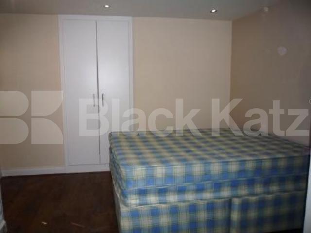 			1 Bedroom, 1 bath, 1 reception Ground Floor Flat			 Bank Chambers, Hornsey