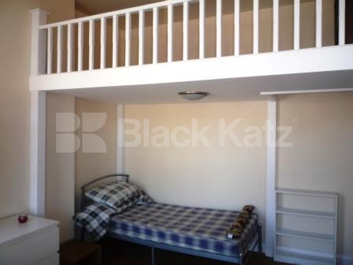 			Studio Apartment, 1 bath, 1 reception Studio			 High Street, Hornsey 