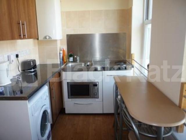 			Studio Apartment, 1 bath, 1 reception Studio			 High Street, Hornsey 