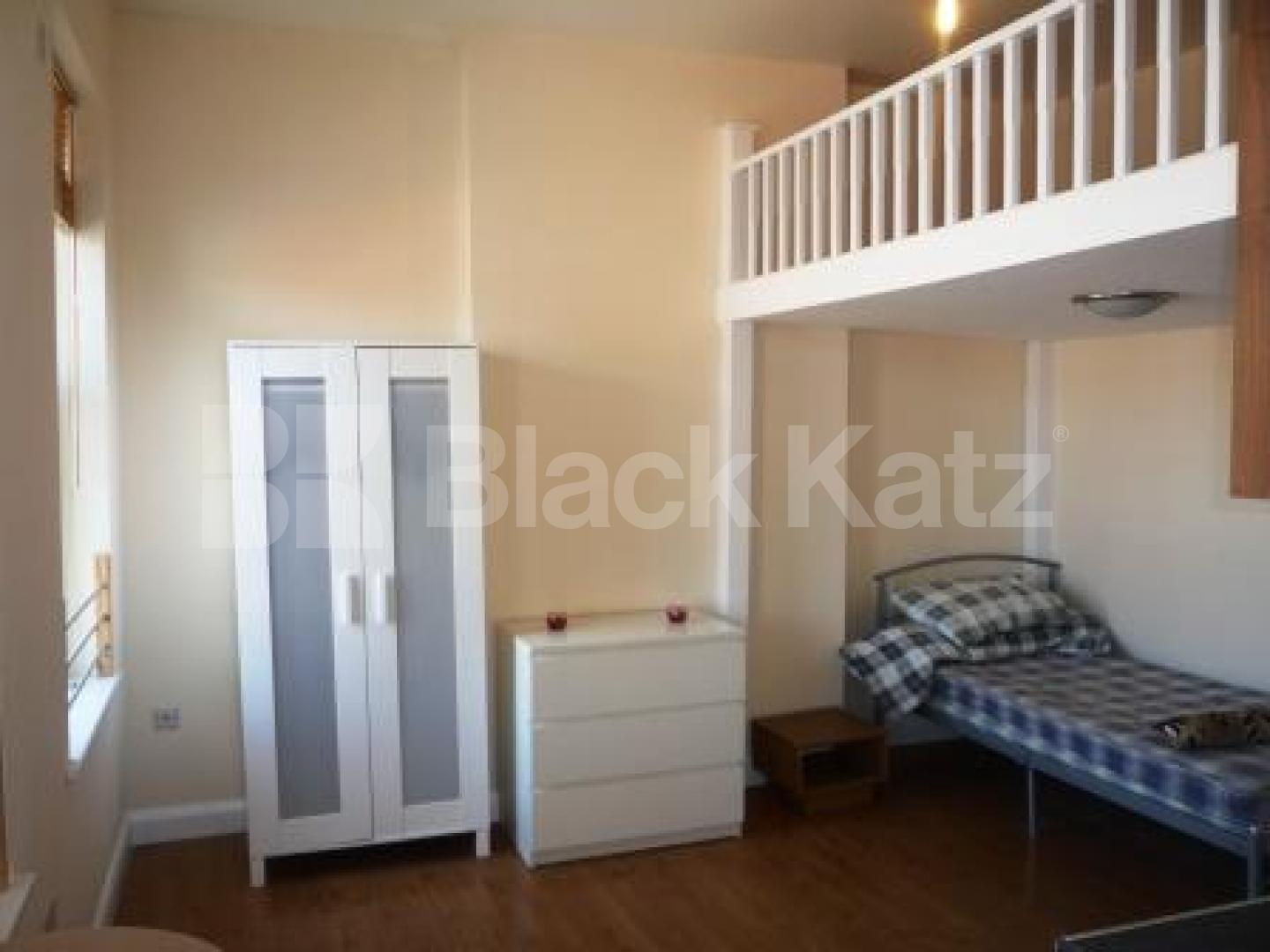 			Studio Apartment, 1 bath, 1 reception Studio			 High Street, Hornsey 