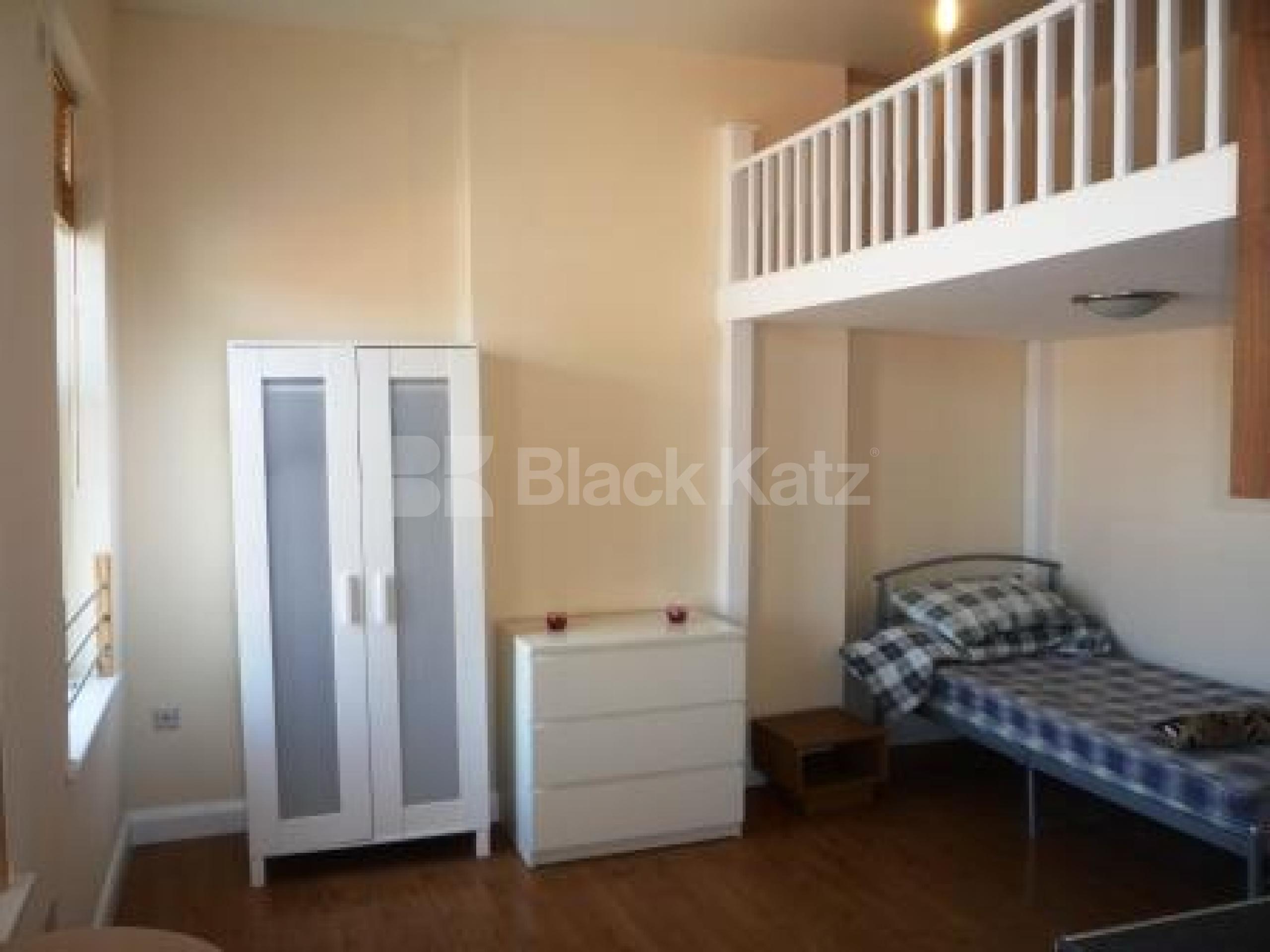 			Studio Apartment, 1 bath, 1 reception Studio			 High Street, Hornsey  N8