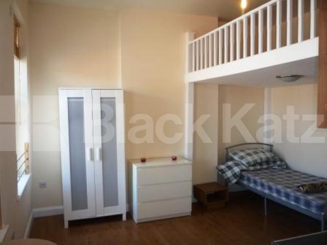 			Studio Apartment, 1 bath, 1 reception Studio			 High Street, Hornsey 