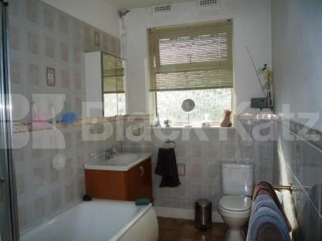 			3 Bedroom, 1 bath, 1 reception Serviced Apartments			 Brownlow Court, Bounds Green