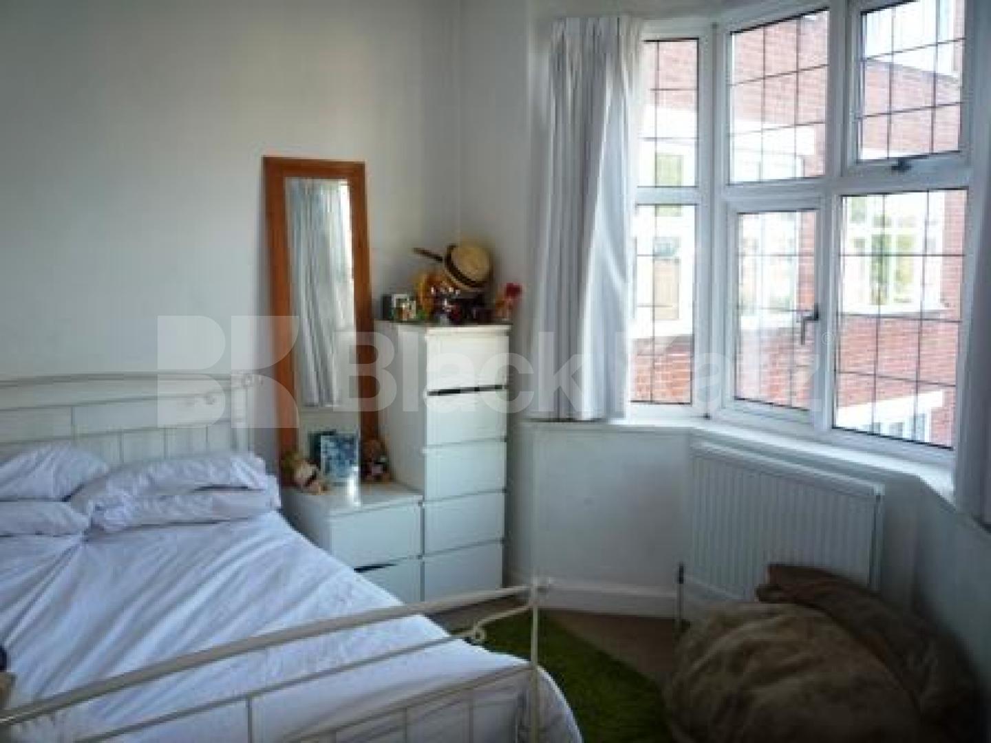 			3 Bedroom, 1 bath, 1 reception Serviced Apartments			 Brownlow Court, Bounds Green