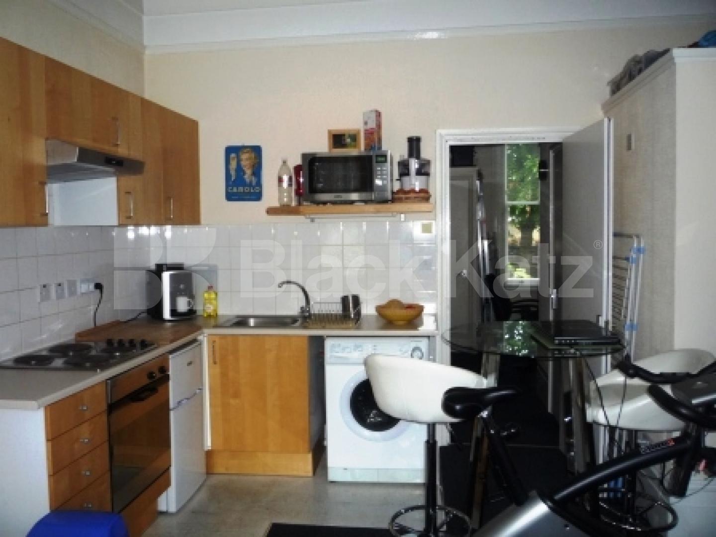 			1 Bedroom, 1 bath, 1 reception Flat			 Milton Road, HIGHGATE