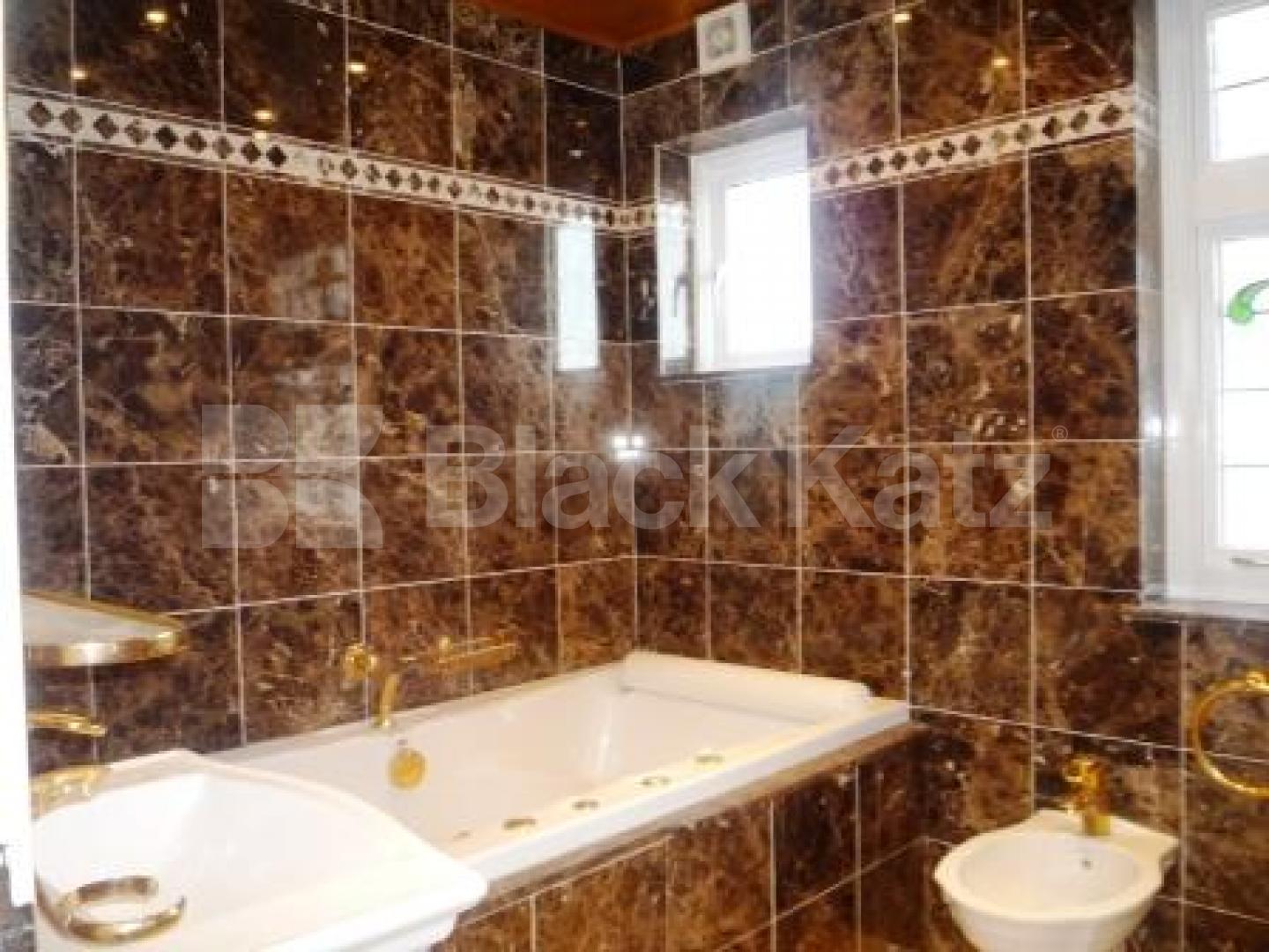 			4 Bedroom, 1 bath, 1 reception Detached House			 Chandos Avenue, Southgate