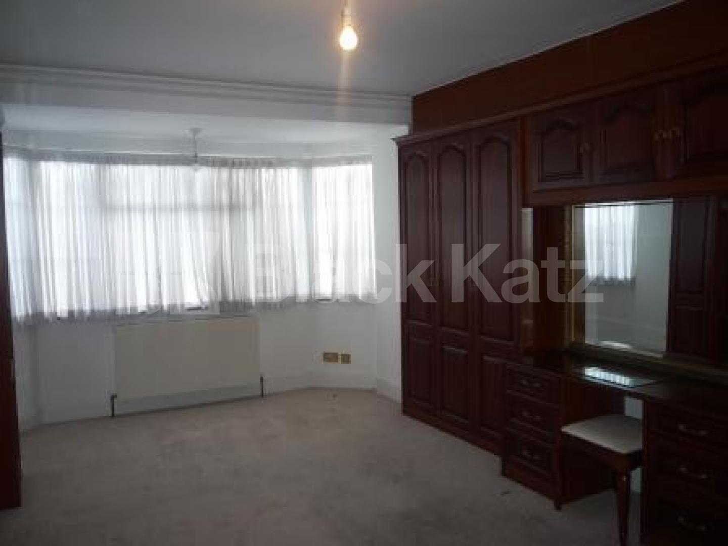 			4 Bedroom, 1 bath, 1 reception Detached House			 Chandos Avenue, Southgate