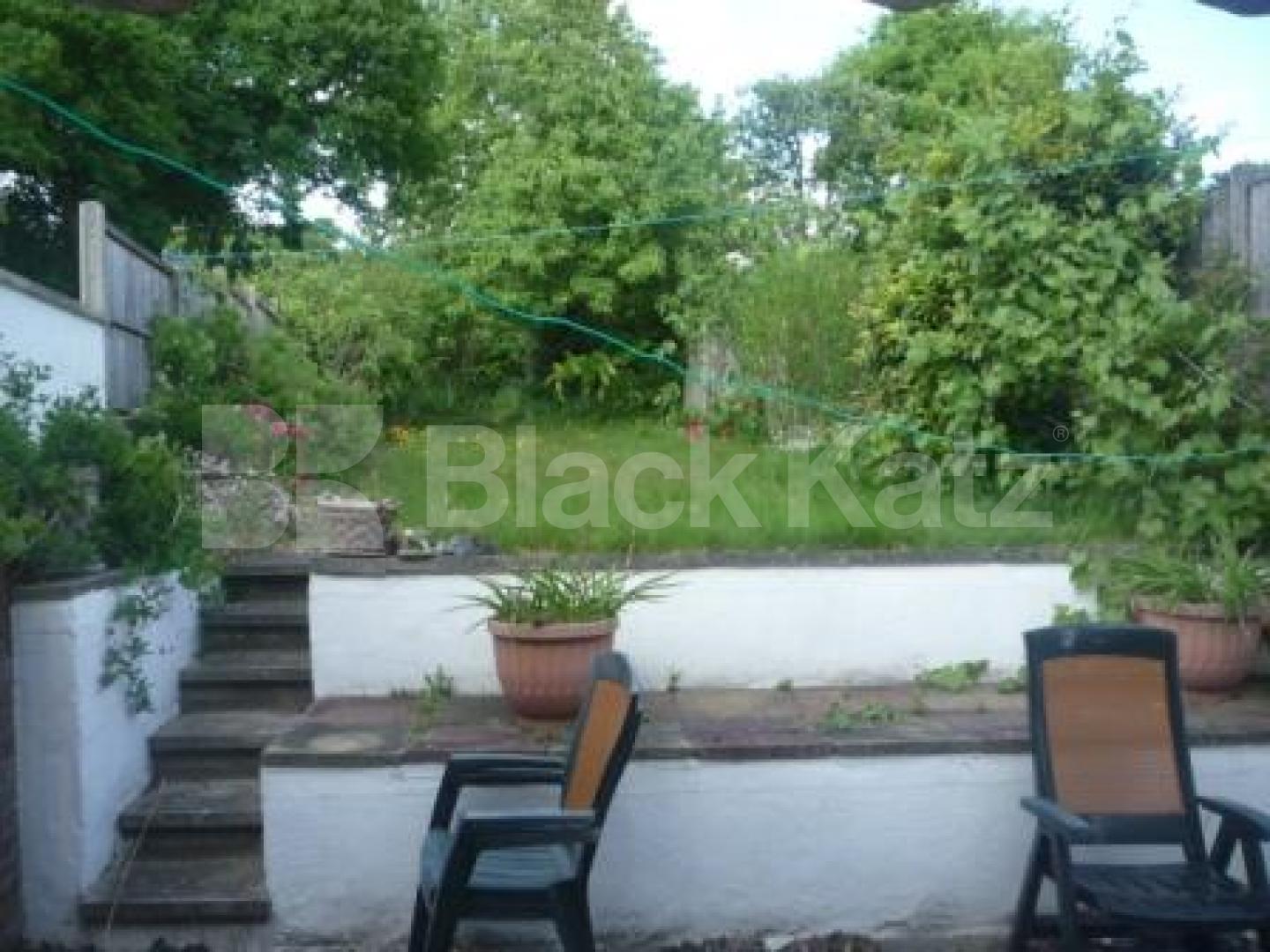 			4 Bedroom, 1 bath, 1 reception Detached House			 Chandos Avenue, Southgate