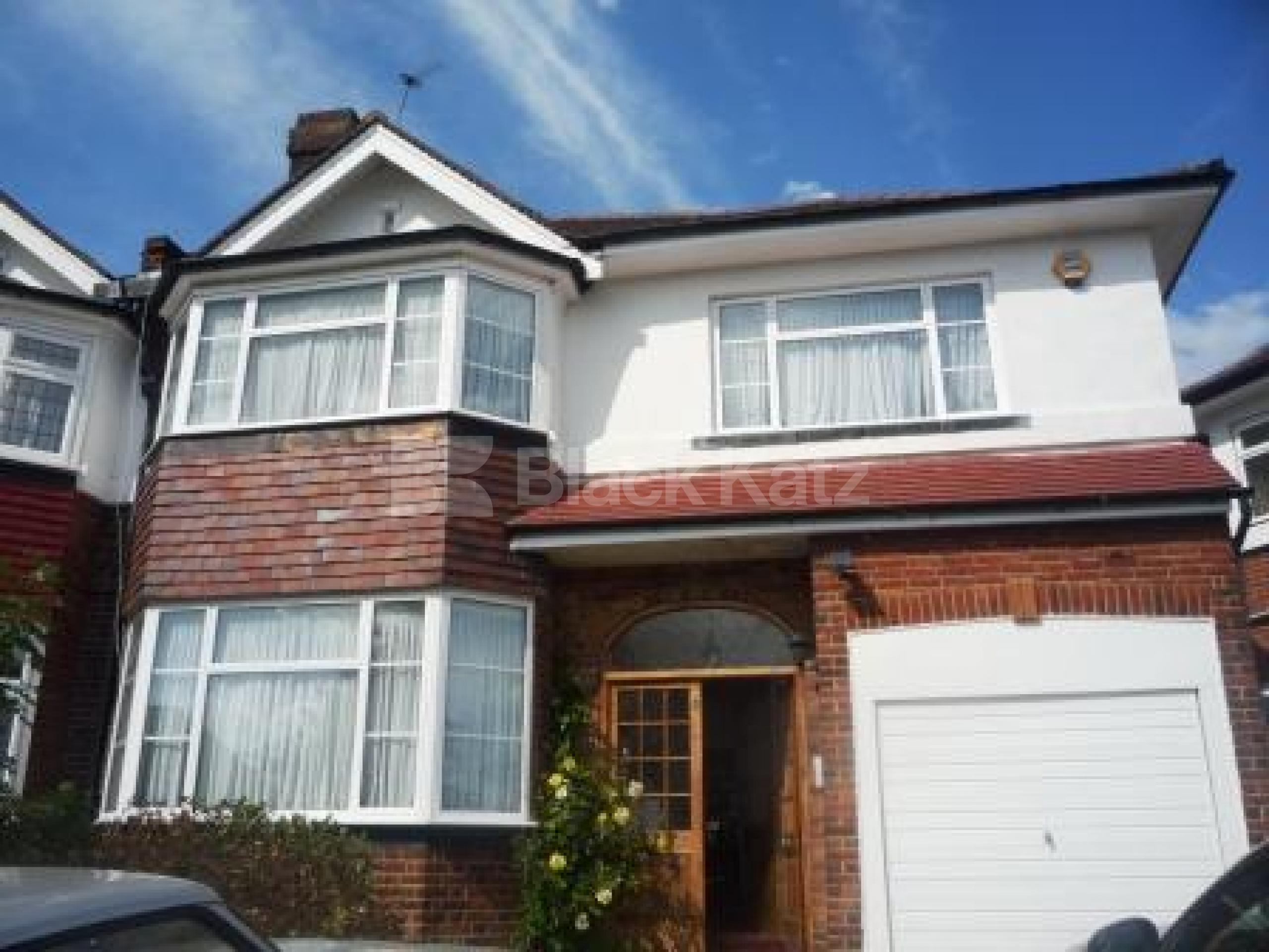 			4 Bedroom, 1 bath, 1 reception Detached House			 Chandos Avenue, Southgate N14
