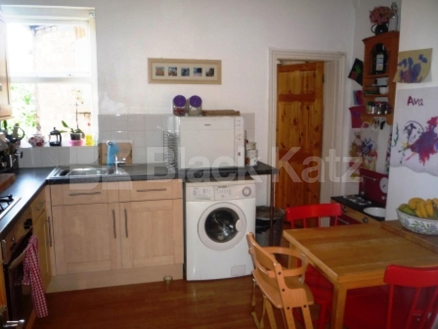 			2 Bedroom, 1 bath, 1 reception Flat			 Sirdar Road, Turnpike Lane