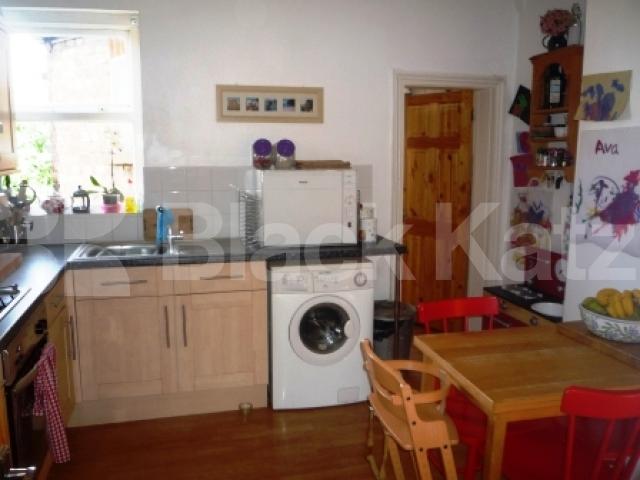 			2 Bedroom, 1 bath, 1 reception Flat			 Sirdar Road, Turnpike Lane