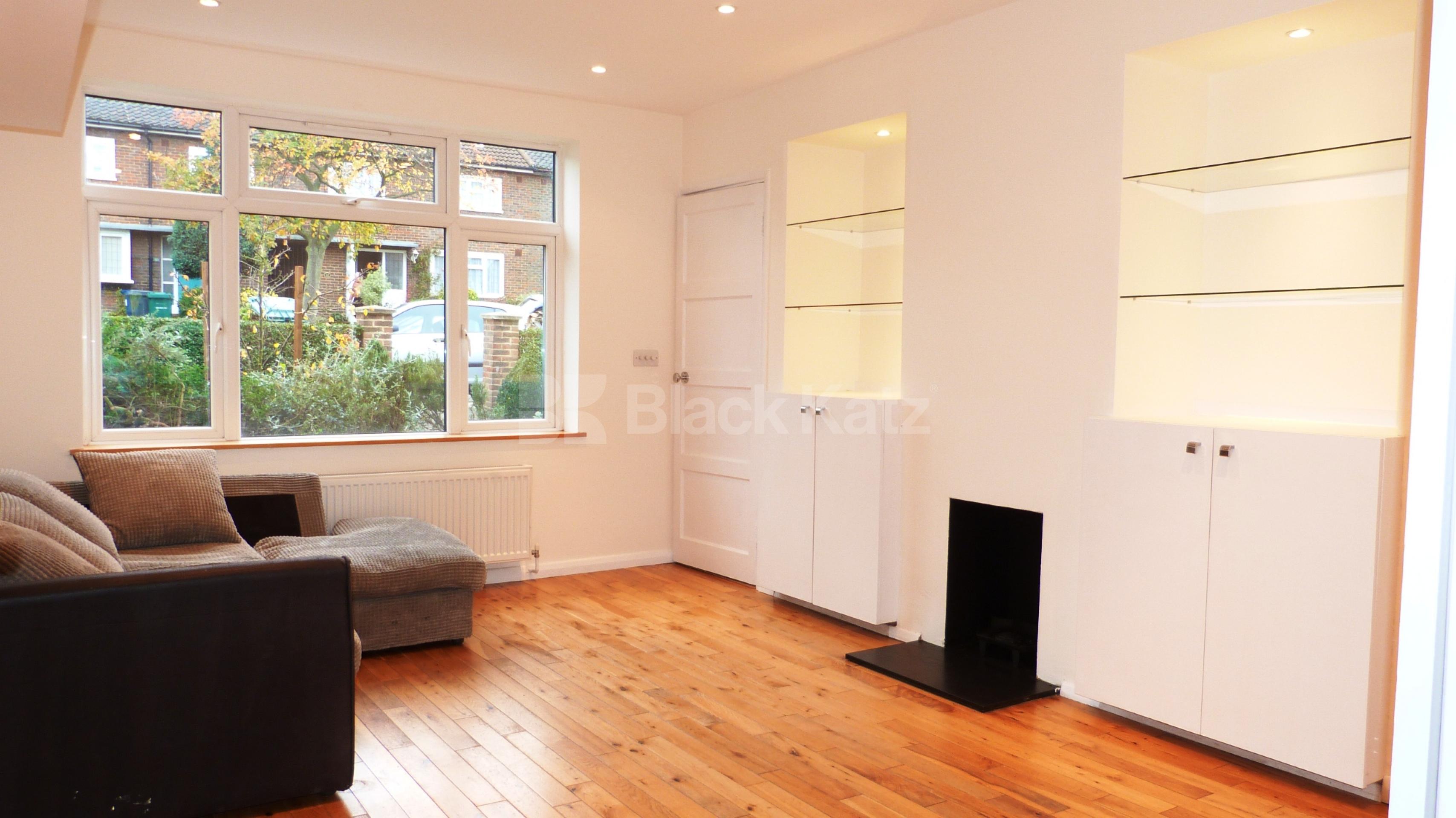 			Amazing Three Bed House !, 3 Bedroom, 1 bath, 1 reception House			 George Crescent, Muswell Hill, N10 N10