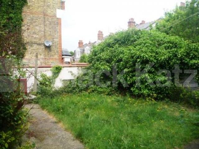 			3 Bedroom, 1 bath, 1 reception Flat			 Hornsey Lane Gardens, HIGHGATE